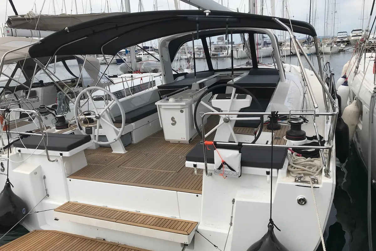 Deck of Famiglia, a Beneteau Oceanis 51.1 sailboat at Athens, Greece