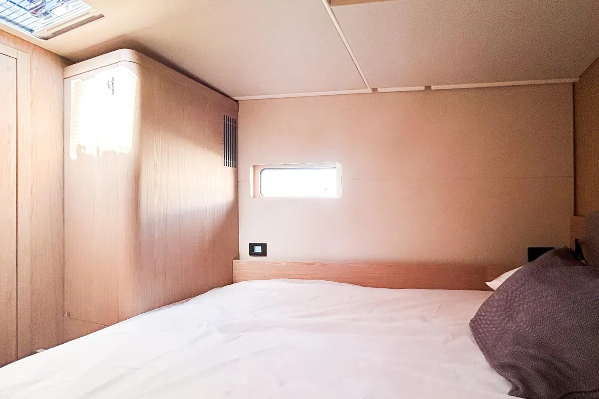 Cabin on Reminescence, a Beneteau Oceanis 60 sailboat at Hyères, France