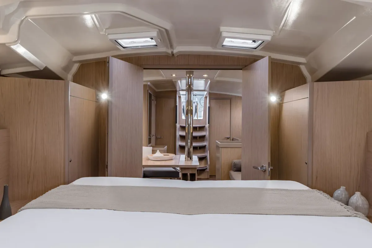 Cabin on Blue Hop, a Beneteau Oceanis 41.1 sailboat at Grimaud, France