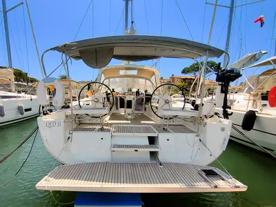 Cockpit of Blue Hop, a Beneteau Oceanis 41.1 sailboat at Grimaud, France