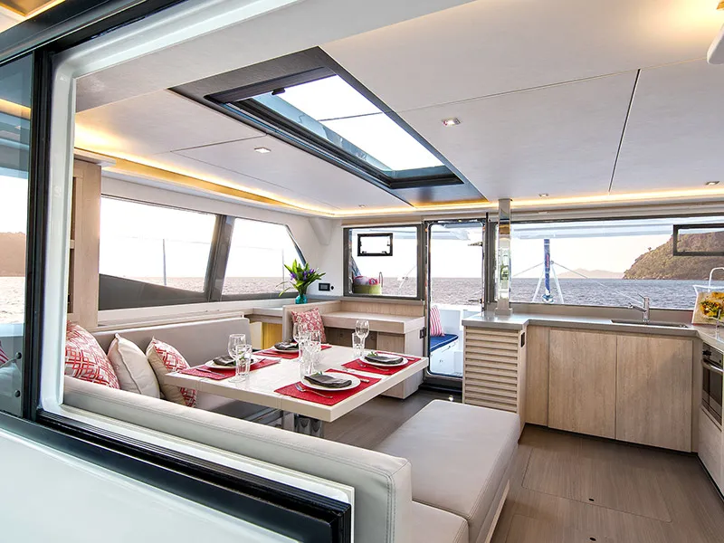 Salon of Moorings 4500L Club, a Leopard 45 catamaran at Cannigione, Italy