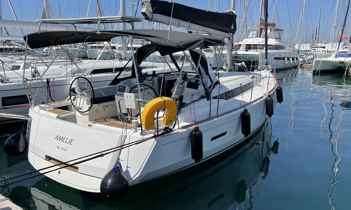 Exterior view of Amelie, a Jeanneau Sun Odyssey 449 sailboat at Kontokali, Greece
