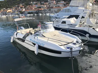Exterior view of Beneteau Flyer 7.7 Sun Deck, a Beneteau Flyer 7.7 Sun Deck motorboat at Grad Trogir, Croatia