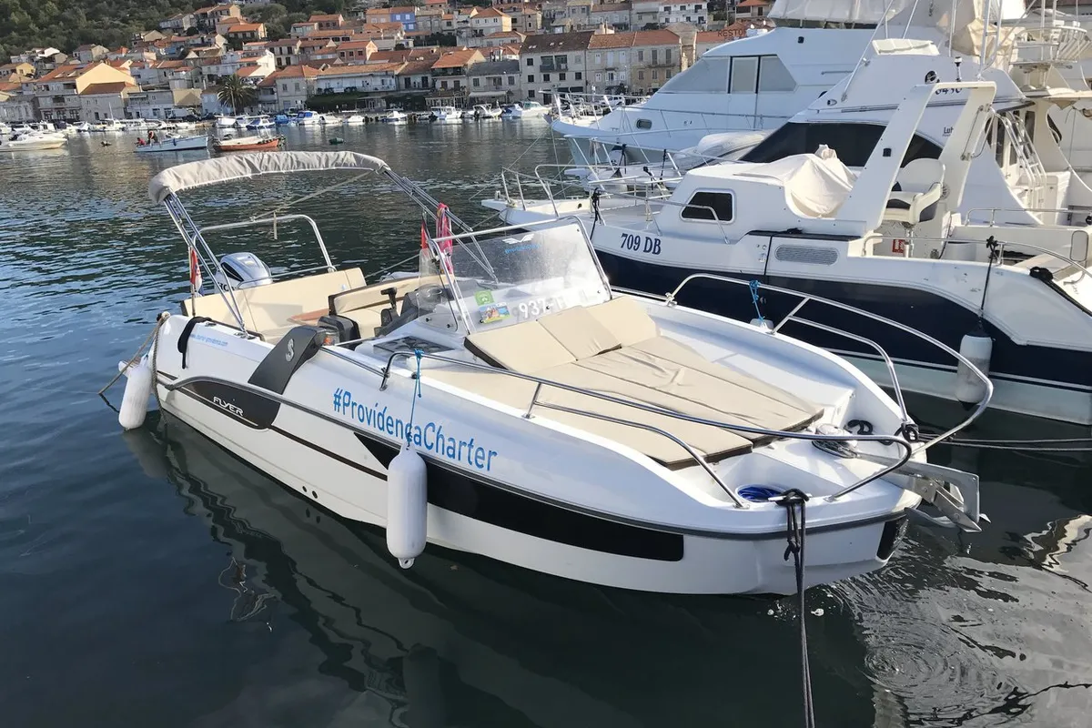 Exterior view of Beneteau Flyer 7.7 Sun Deck, a Beneteau Flyer 7.7 Sun Deck motorboat at Grad Trogir, Croatia
