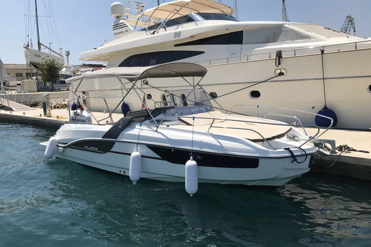 Exterior view of Beneteau Flyer 7.7 Sun Deck, a Beneteau Flyer 7.7 Sun Deck motorboat at Grad Trogir, Croatia