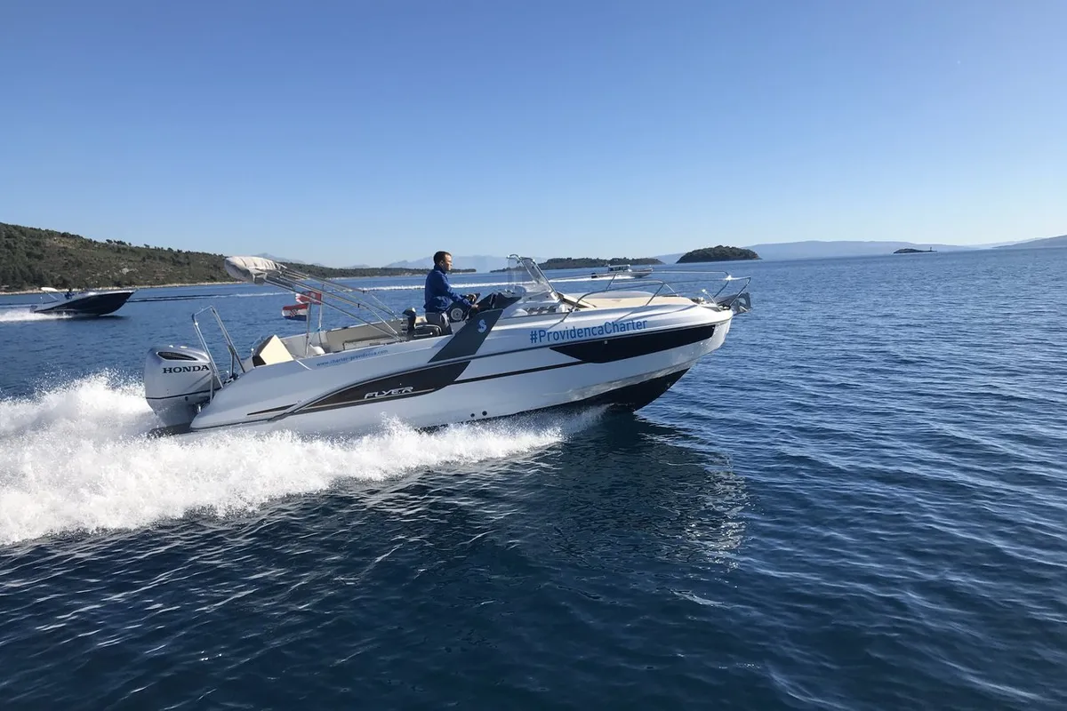 Exterior view of Beneteau Flyer 7.7 Sun Deck, a Beneteau Flyer 7.7 Sun Deck motorboat at Grad Trogir, Croatia