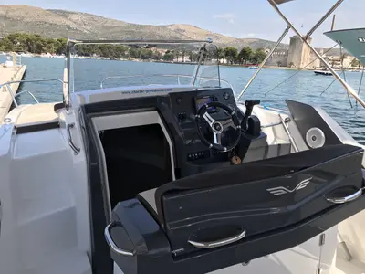 Cockpit of Beneteau Flyer 7.7 Sun Deck, a Beneteau Flyer 7.7 Sun Deck motorboat at Grad Trogir, Croatia