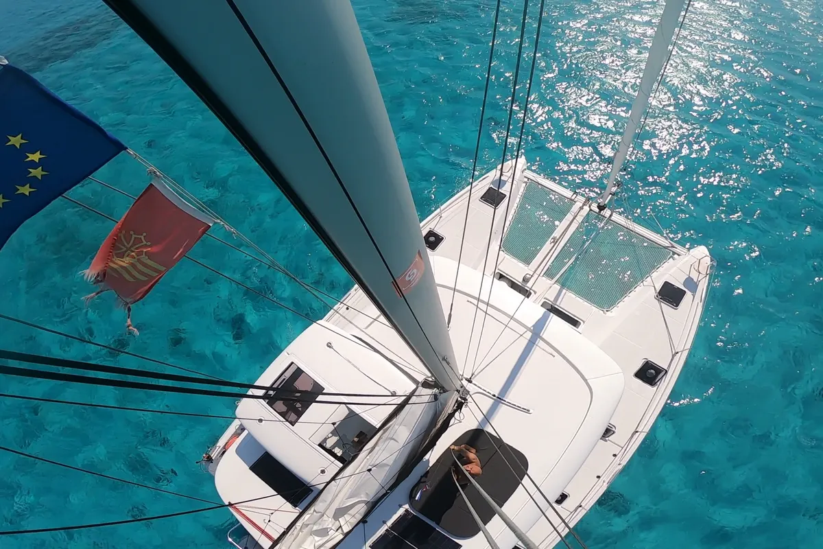 Speranza B&B, a Lagoon 42 catamaran at Hyères, France