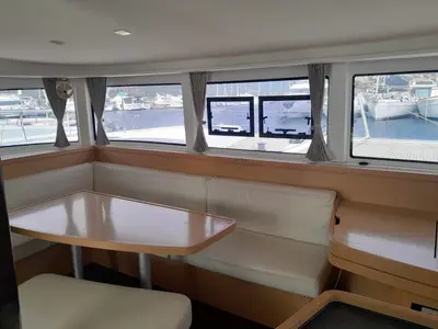 Speranza B&B, a Lagoon 42 catamaran at Hyères, France