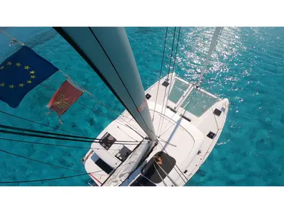 Speranza B&B, a Lagoon 42 catamaran at Hyères, France