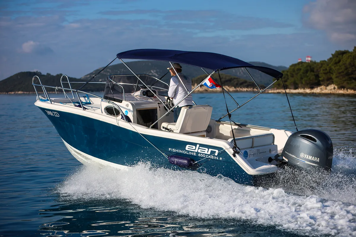 Exterior view of no name, a Elan 650 motorboat at Općina Sukošan, Croatia