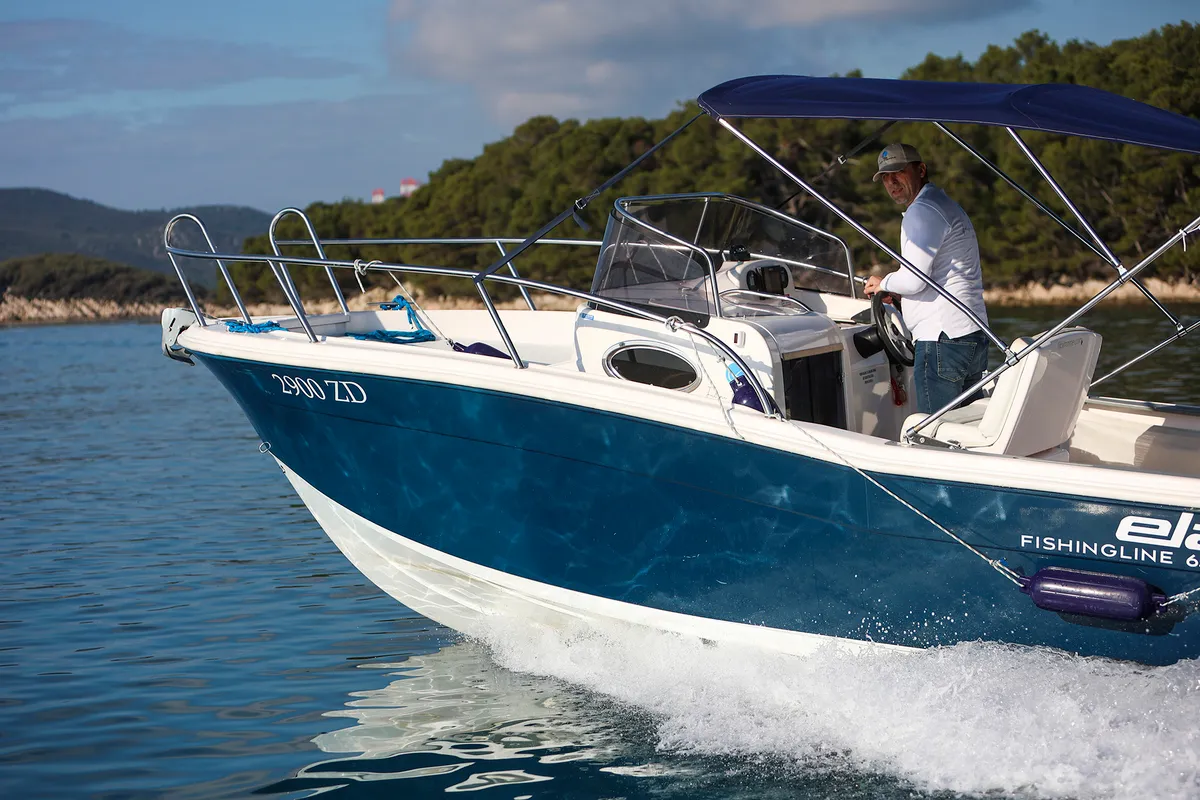 Exterior view of no name, a Elan 650 motorboat at Općina Sukošan, Croatia