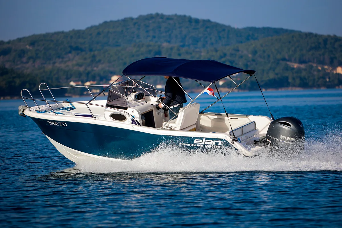 Exterior view of no name, a Elan 650 motorboat at Općina Sukošan, Croatia