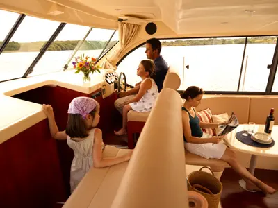 Cruiser Premium 8/10 Pers., a Nicols Estivale Octo motorboat at Carrick-on-Shannon, Ireland