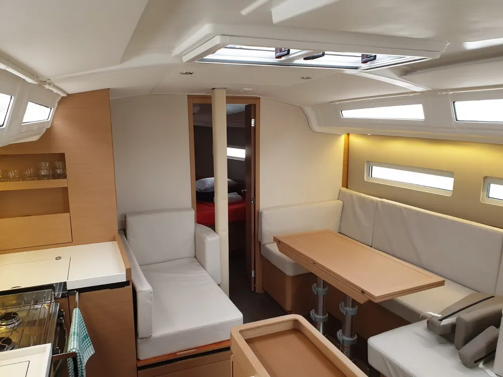 Salon of Jutisa, a Jeanneau Sun Odyssey 410 sailboat at Grad Pula, Croatia