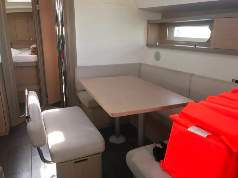 Salon of Alphard, a Beneteau Oceanis 45 sailboat at Rosignano Solvay, Italy