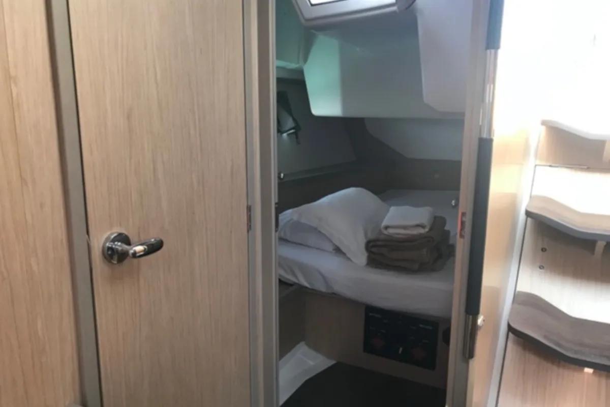 Cabin on Alphard, a Beneteau Oceanis 45 sailboat at Rosignano Solvay, Italy