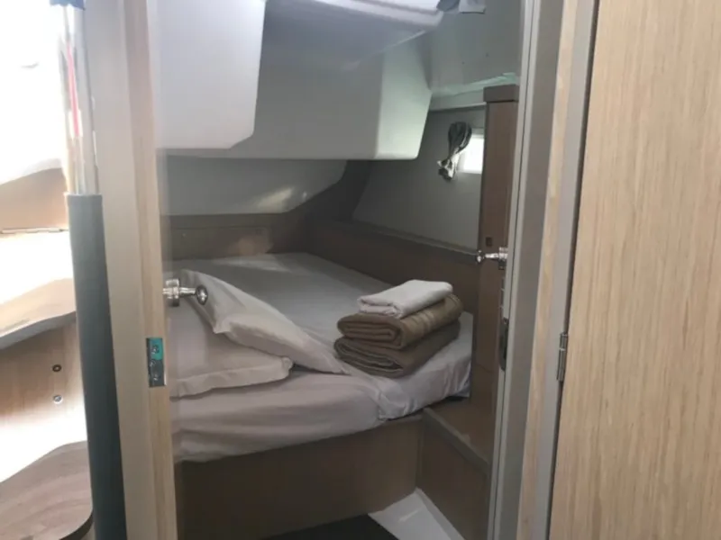 Cabin on Alphard, a Beneteau Oceanis 45 sailboat at Rosignano Solvay, Italy