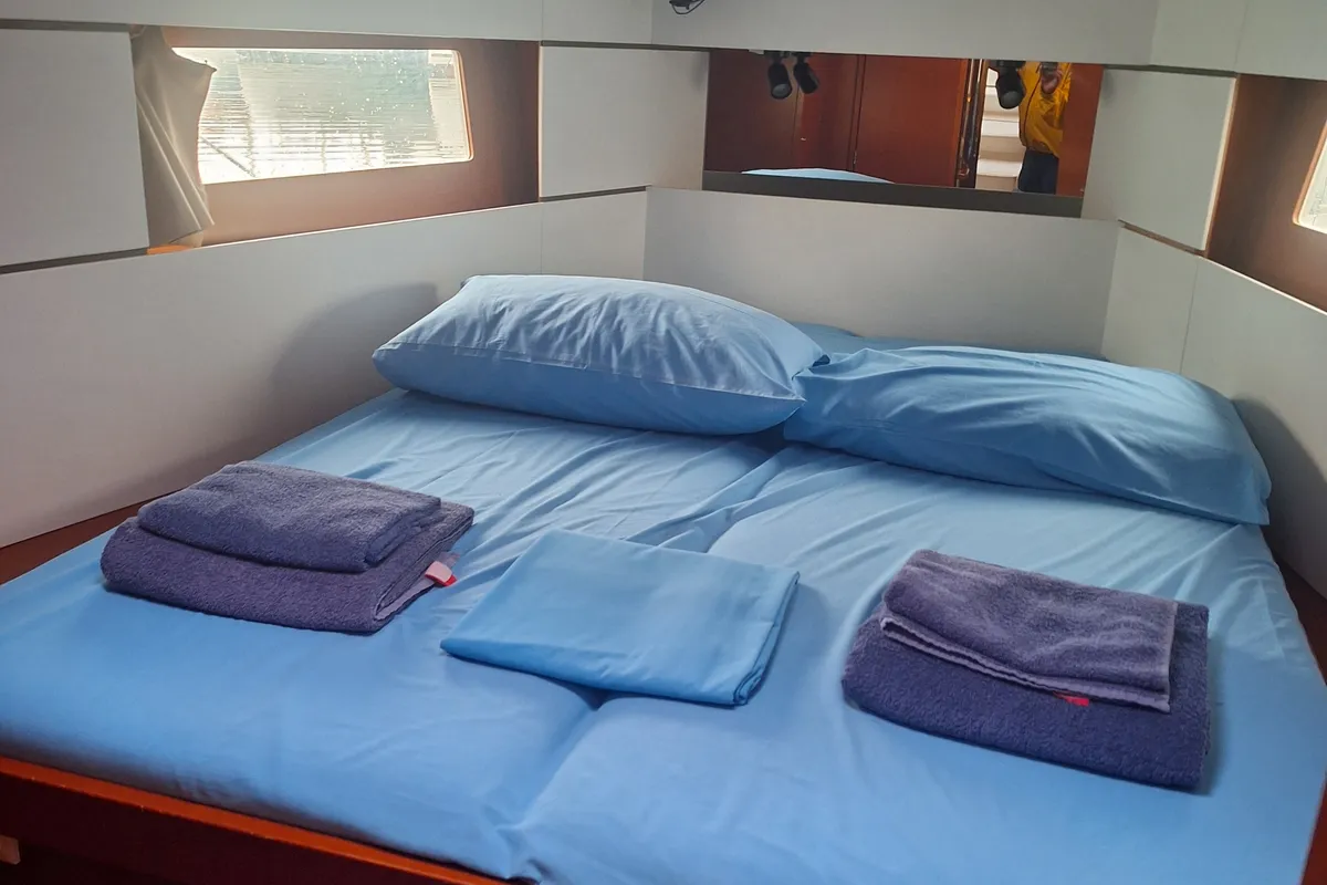 Cabin on Ariele, a Beneteau Oceanis 38.1 sailboat at Tonnarella, Italy
