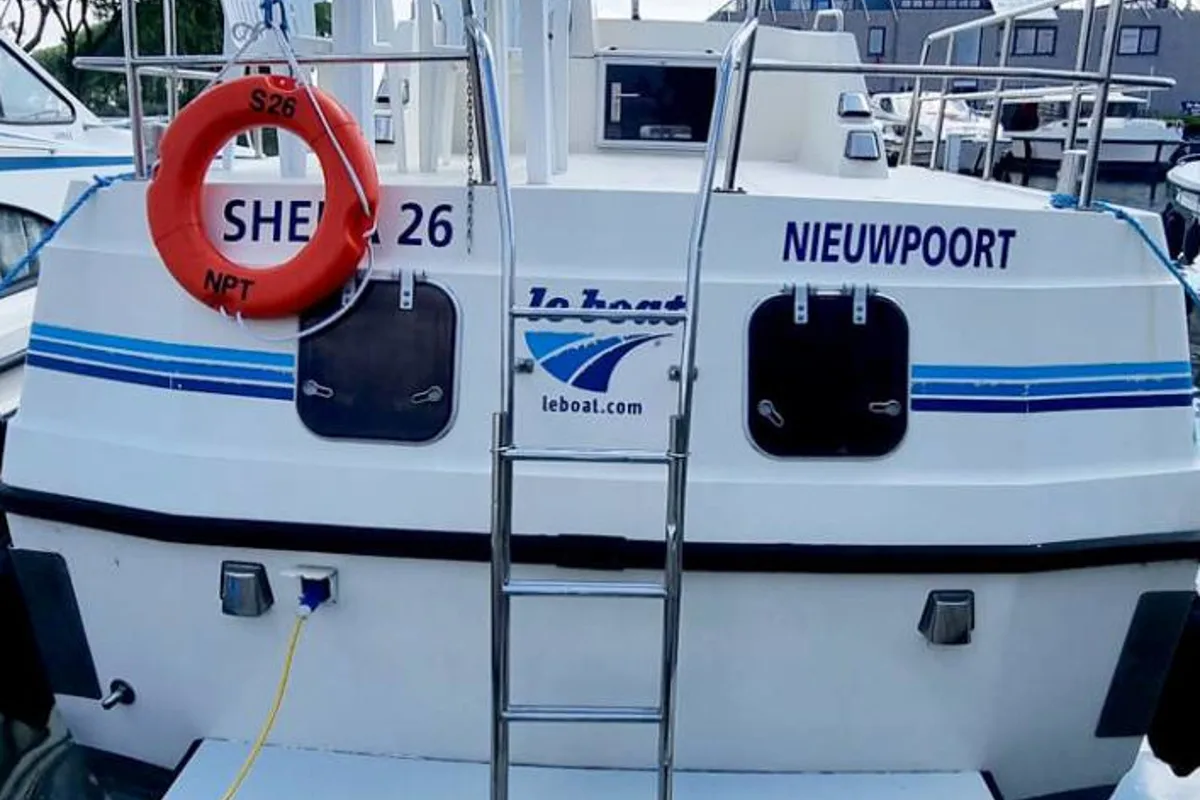 Exterior view of Sheba - Budget 11, a Cygnet Sheba motorboat at Saint-Usage, France