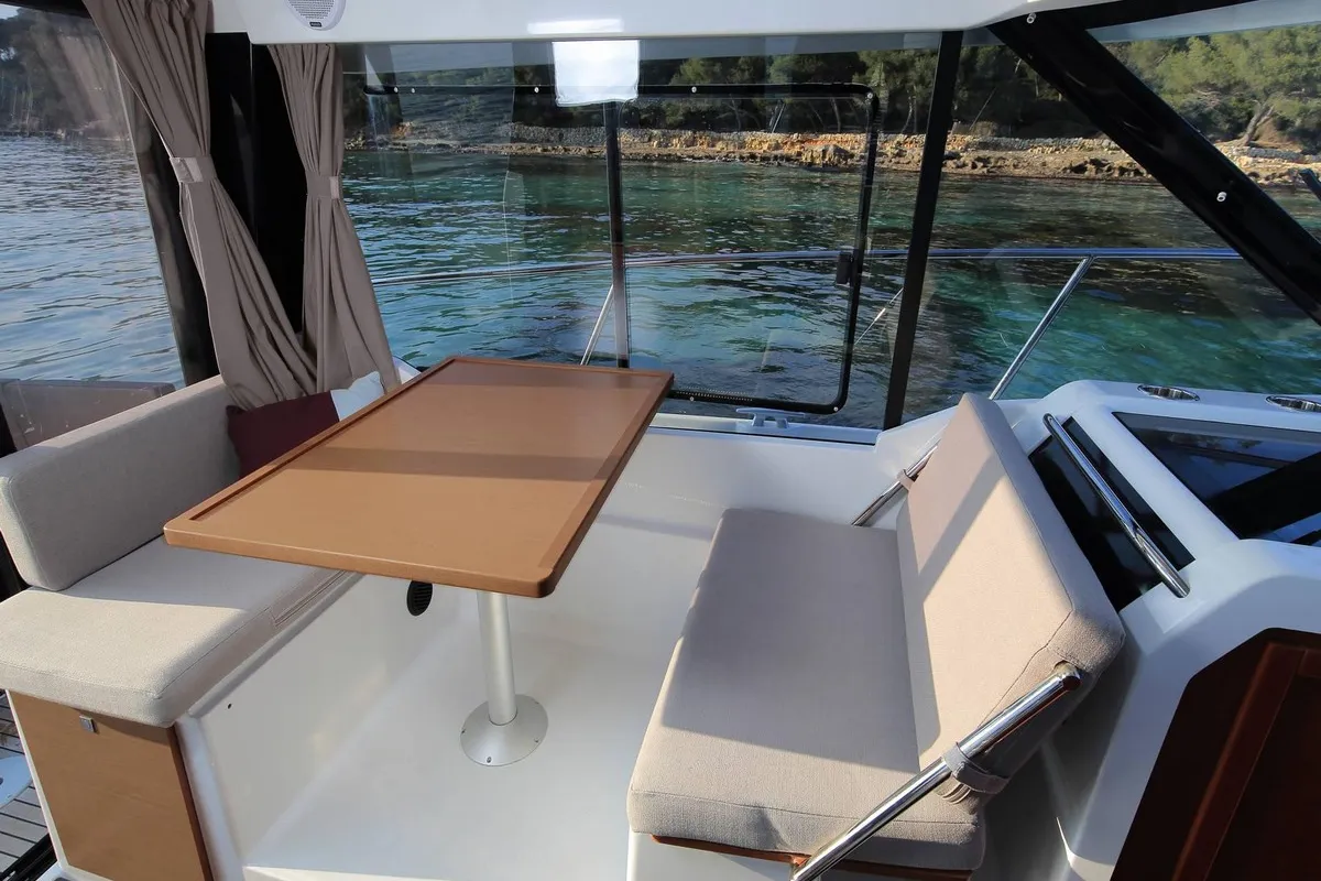 Salon of Salty Kiss, a Jeanneau Merry Fisher 895 motorboat at Split, Croatia