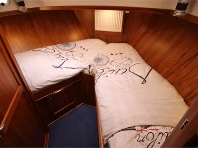 Cabin on Helena, a De Drait Kotterjacht 12.2 GL motorboat at Woudsend, Netherlands