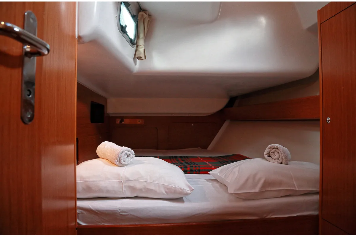 Cabin on Hermes, a Beneteau Cyclades 43.4 sailboat at Preveza, Greece