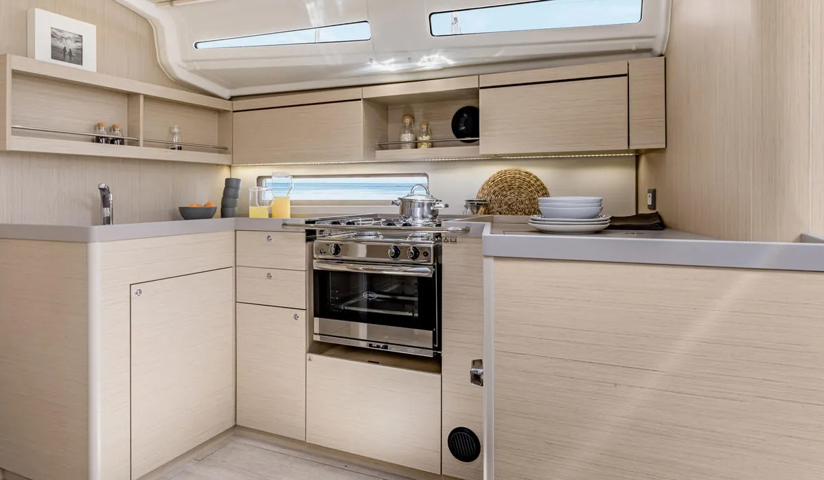 Galley of Isla Bonita, a Beneteau Oceanis 40.1 sailboat at Općina Medulin, Croatia