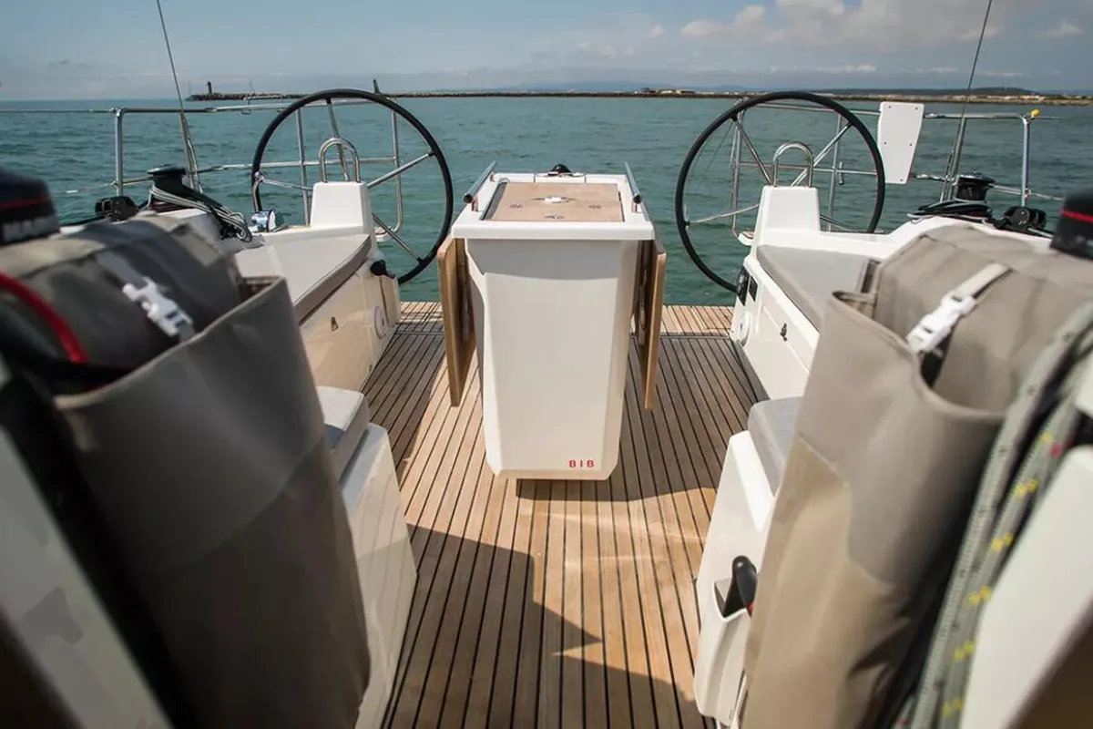 Cockpit of Isla Bonita, a Beneteau Oceanis 40.1 sailboat at Općina Medulin, Croatia