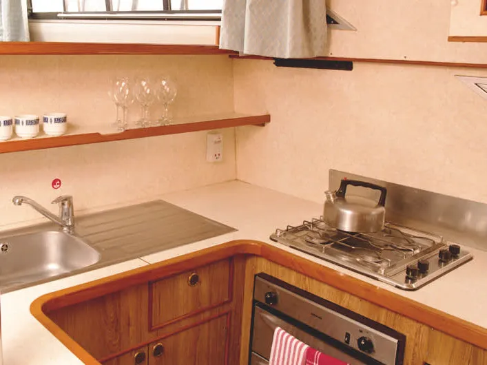 Galley of Clipper - Comfort 40, a Cygnet Clipper motorboat at Hesse, France
