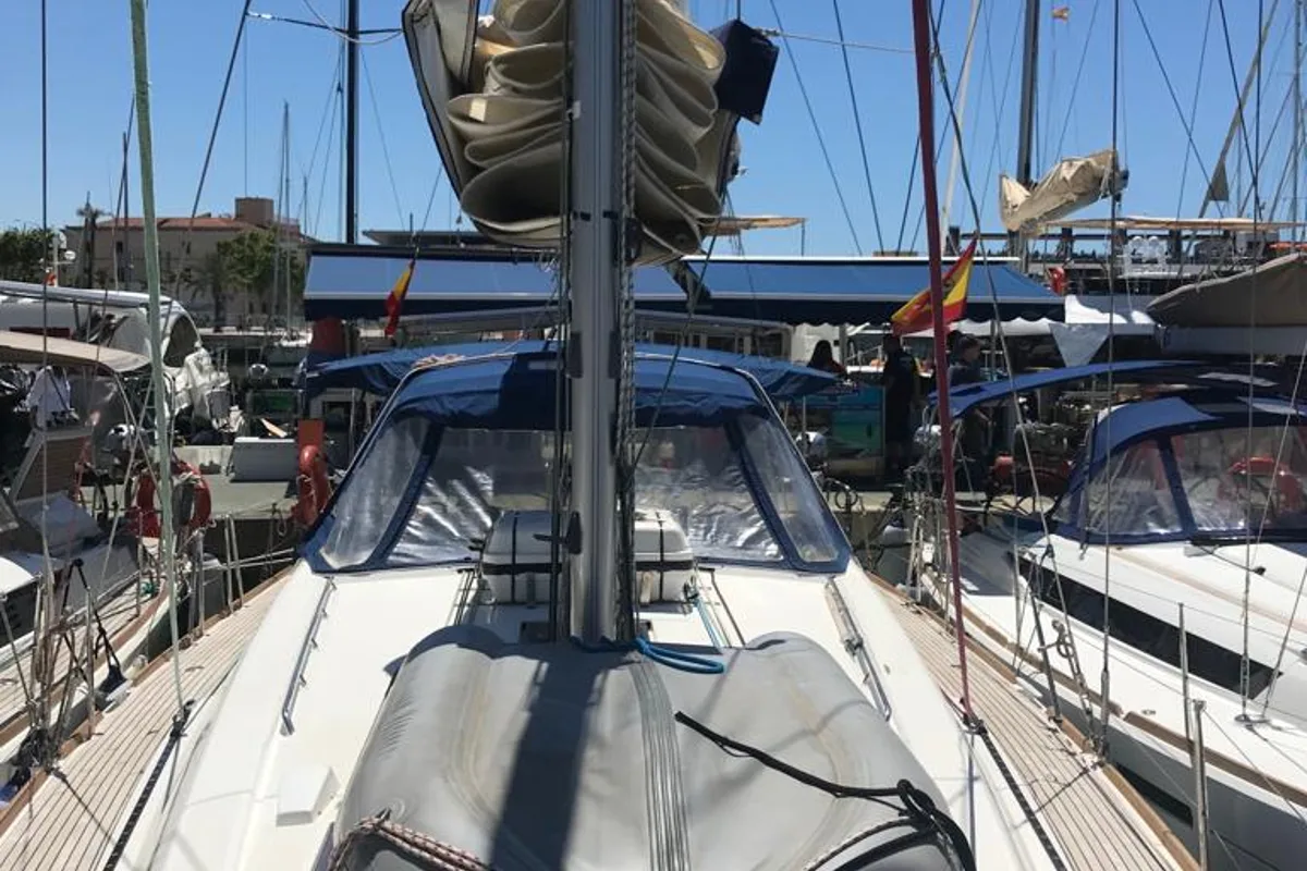 Exterior view of Alboran Gin Fizz (Radazul), a Beneteau Oceanis 45 sailboat at El Rosario, Spain