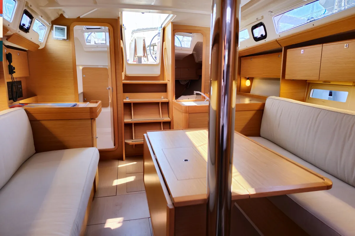 Salon of Nada, a Dufour 360 GL sailboat at Kaštela, Croatia