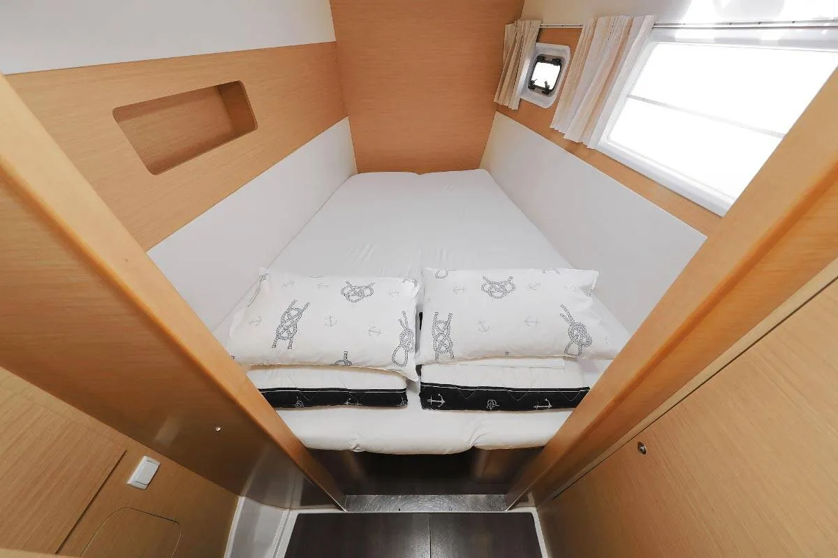 Cabin on Caribbean, a Lagoon 400 catamaran at Medulin, Croatia