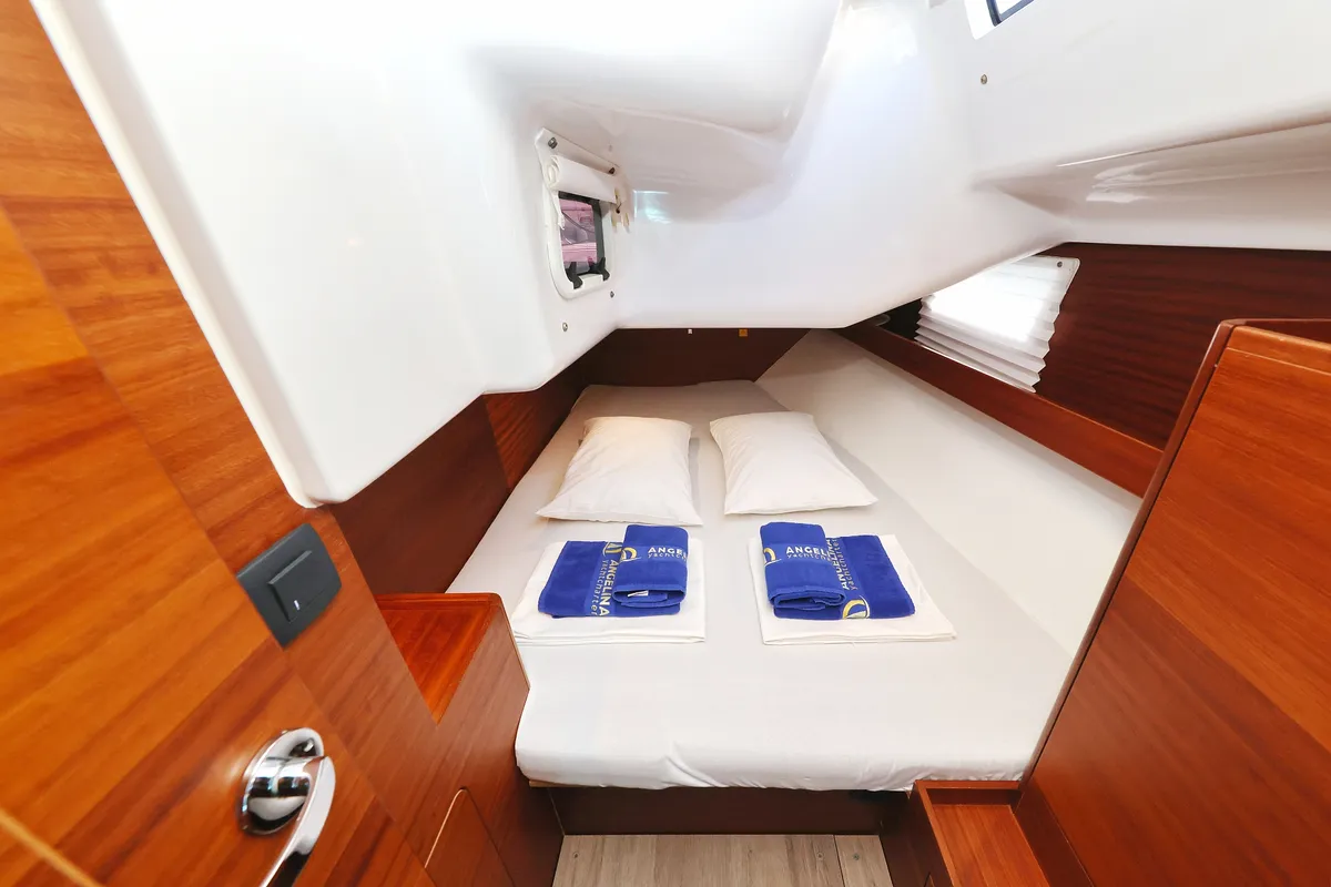 Cabin on Estela, a Elan Impression 40.1 sailboat at Primošten, Croatia