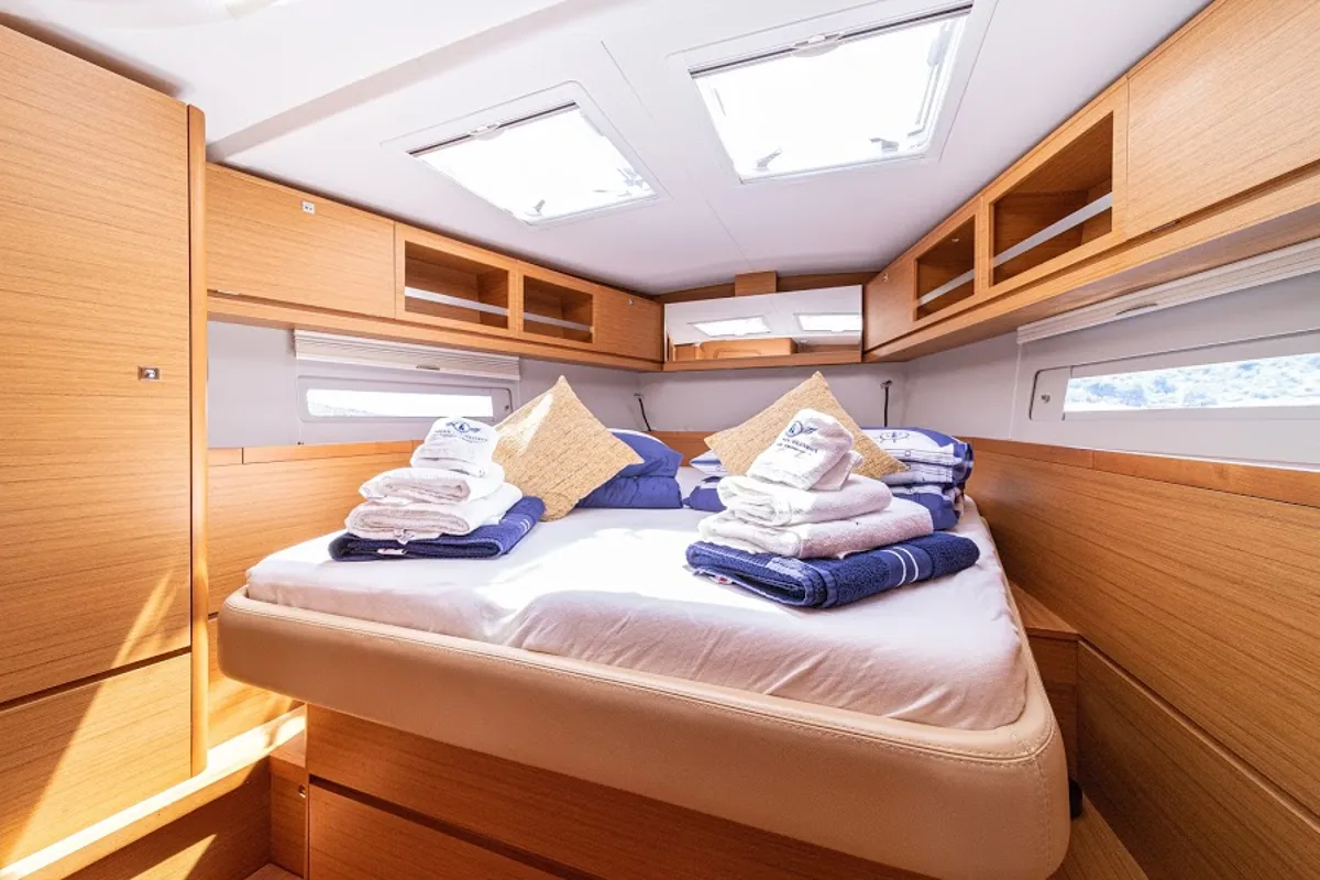 Cabin on Zephyrus, a Dufour 520 GL - 3. cab sailboat at Primošten, Croatia