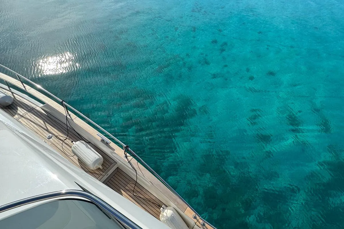Rosa dei Venti, a Greenline 48 Fly motorboat at Rodi Garganico, Italy