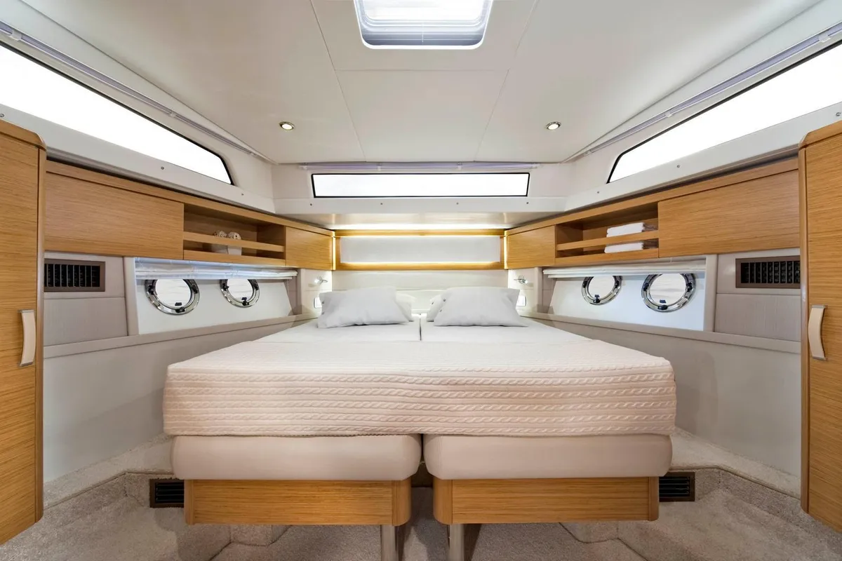 Cabin on Rosa dei Venti, a Greenline 48 Fly motorboat at Rodi Garganico, Italy