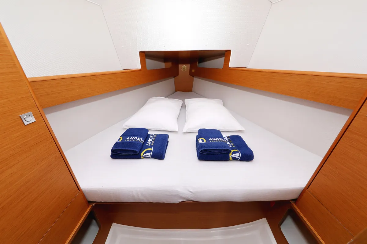 Cabin on Cosma, a Jeanneau Sun Odyssey 33i sailboat at Grad Biograd na Moru, Croatia