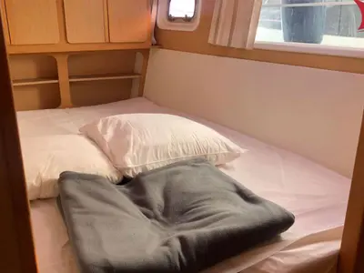 Cabin on Maya, a Lagoon 400 catamaran at Plan-d'Aups-Sainte-Baume, France