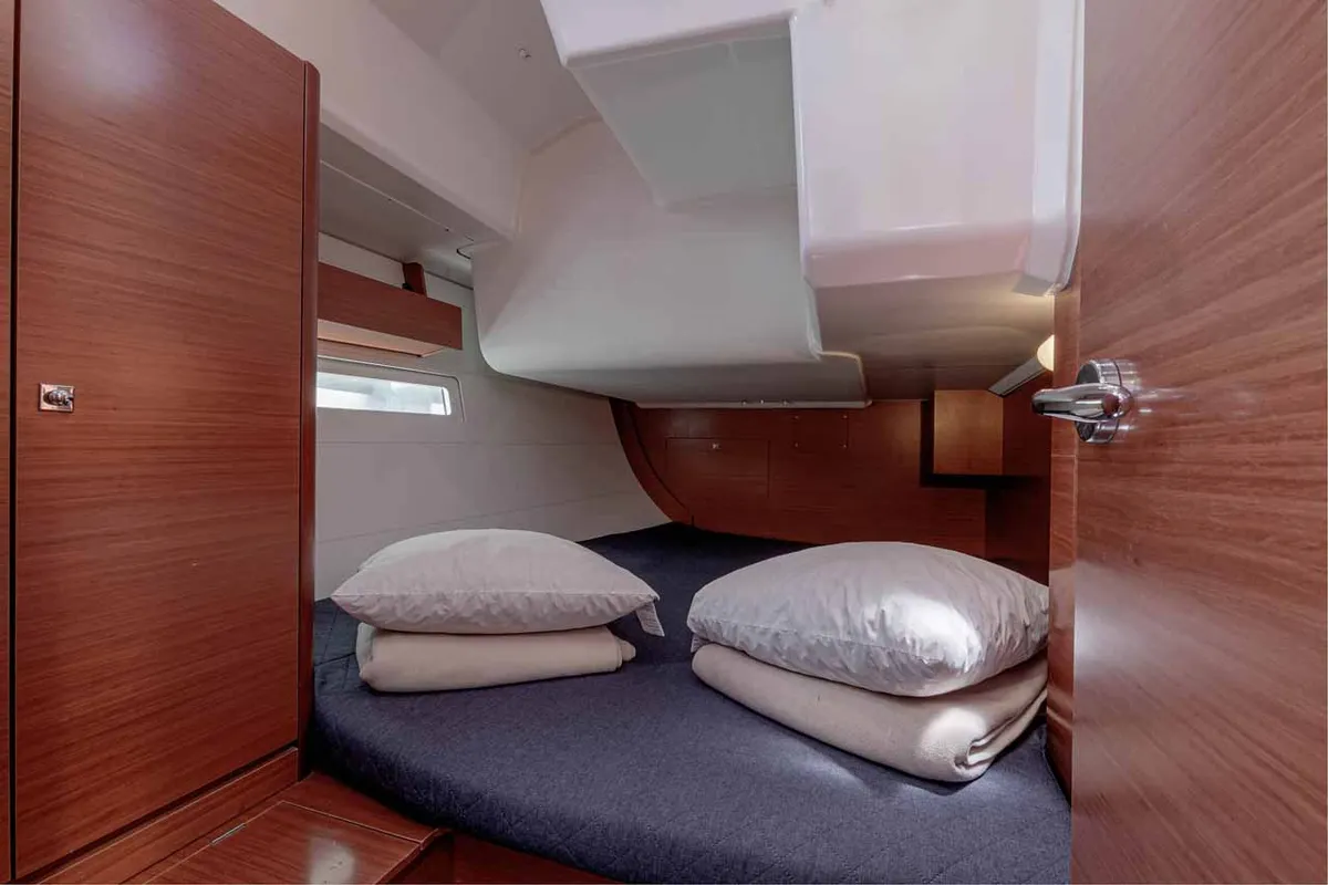 Cabin on Southern Nights, a Dufour 412 sailboat at Kontokali, Greece