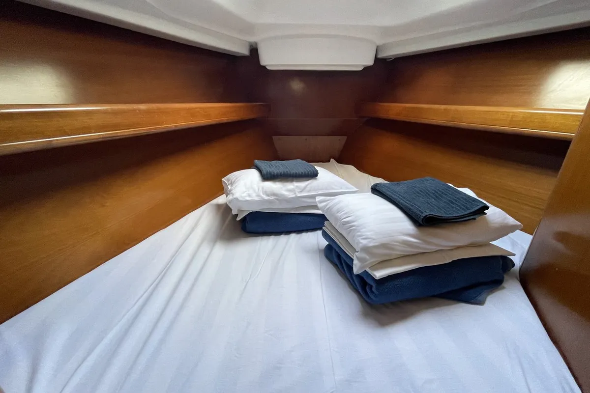 Cabin on M&M, a Beneteau Oceanis 411 Celebration sailboat at Grad Omiš, Croatia