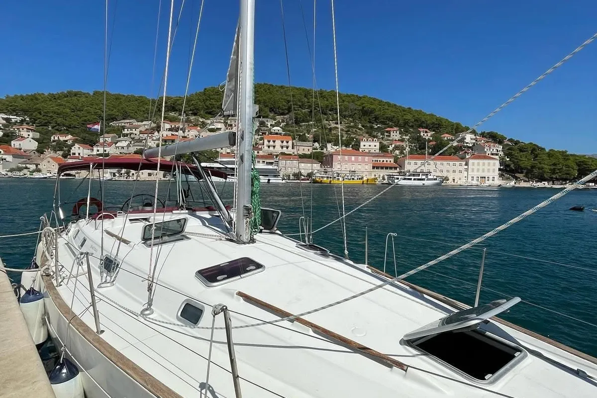 Deck of M&M, a Beneteau Oceanis 411 Celebration sailboat at Grad Omiš, Croatia