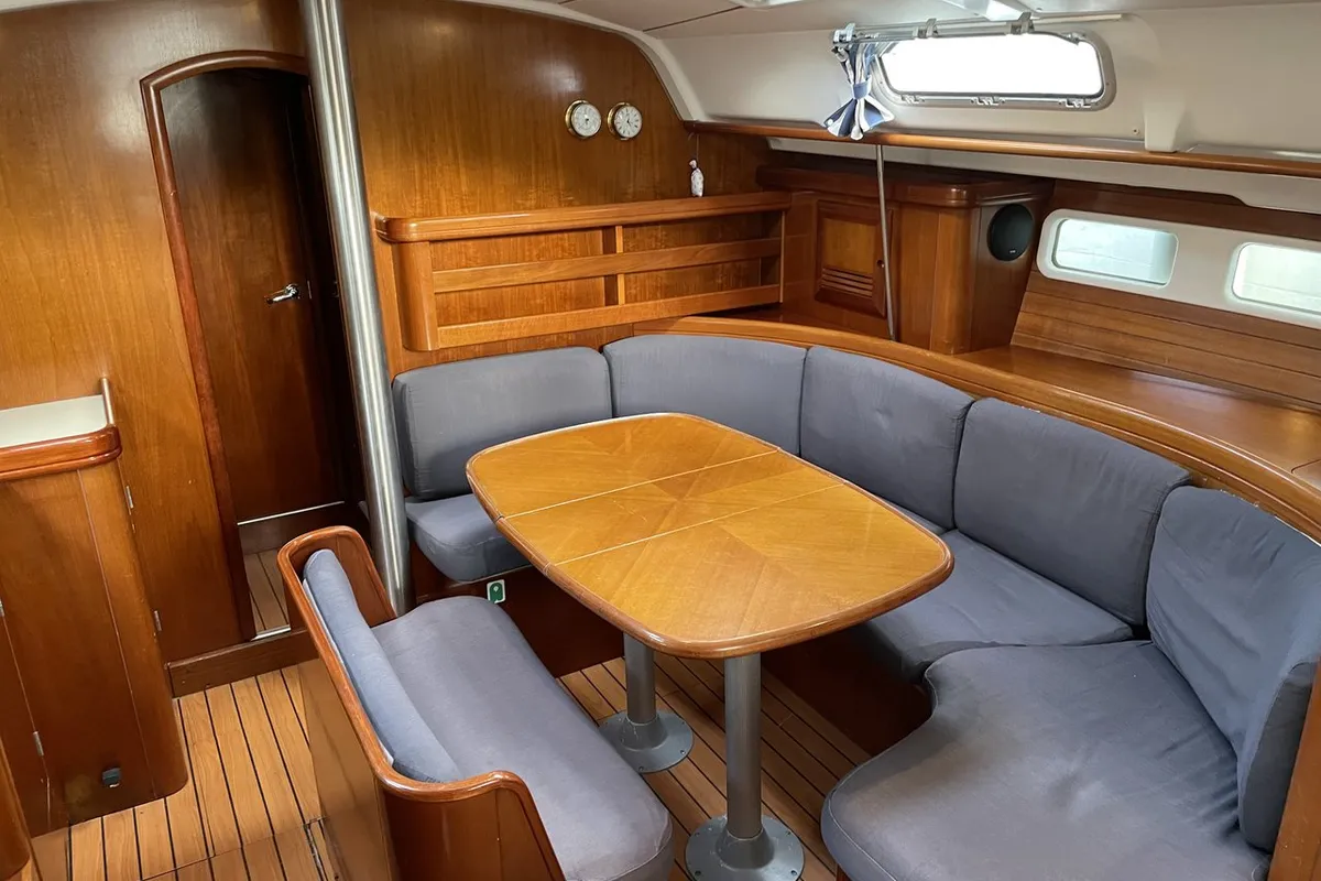 Salon of M&M, a Beneteau Oceanis 411 Celebration sailboat at Grad Omiš, Croatia