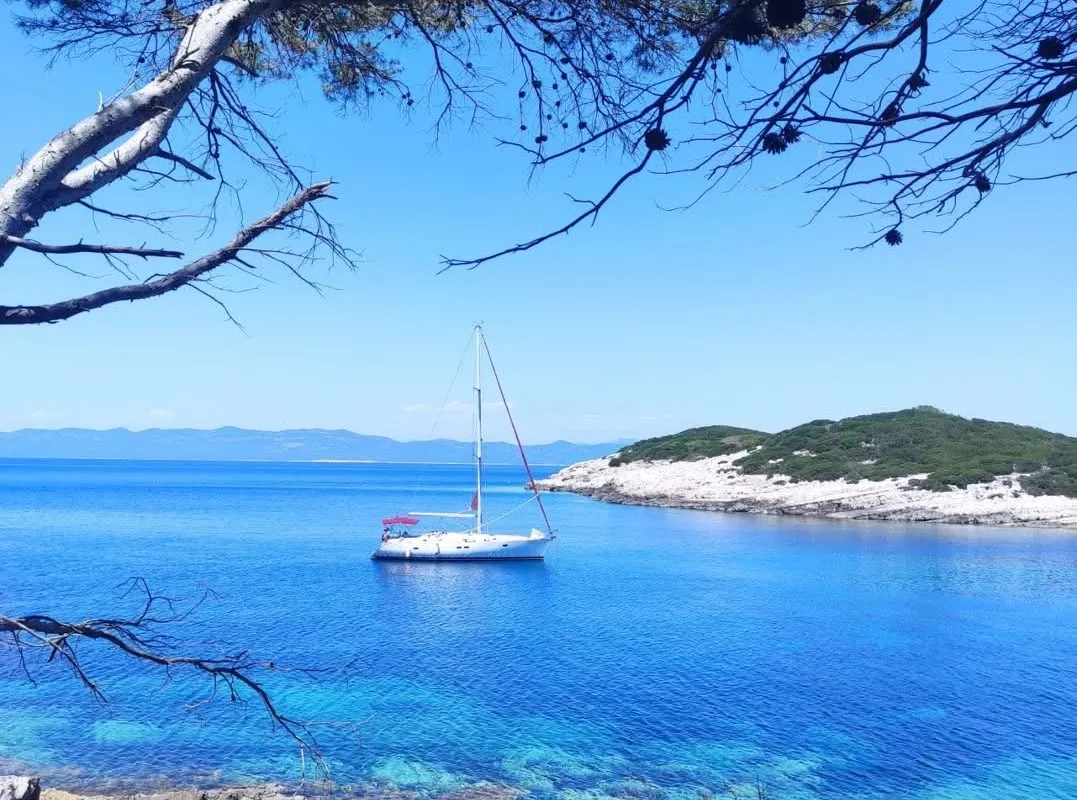 Exterior view of M&M, a Beneteau Oceanis 411 Celebration sailboat at Grad Omiš, Croatia