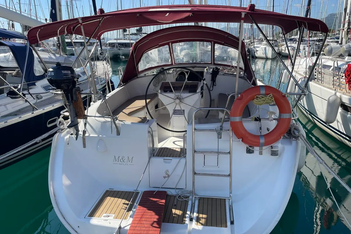 Cockpit of M&M, a Beneteau Oceanis 411 Celebration sailboat at Grad Omiš, Croatia