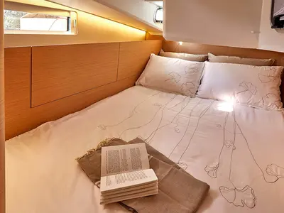 Cabin on Hygge, a Jeanneau Sun Odyssey 410 sailboat at Athens, Greece