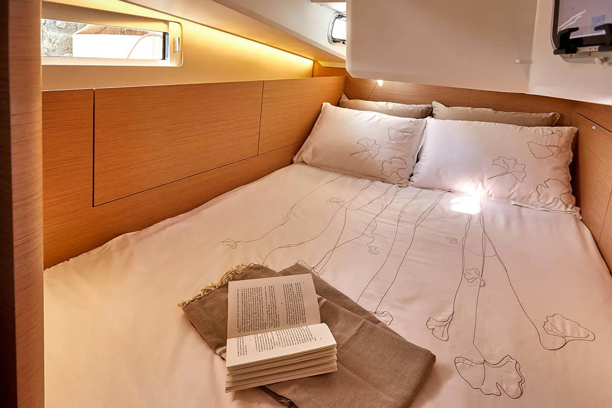 Cabin on Hygge, a Jeanneau Sun Odyssey 410 sailboat at Athens, Greece