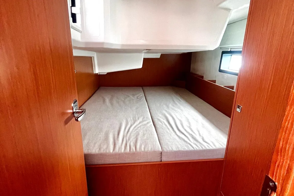 Cabin on ARYA, a Bavaria C38 sailboat at Općina Sukošan, Croatia