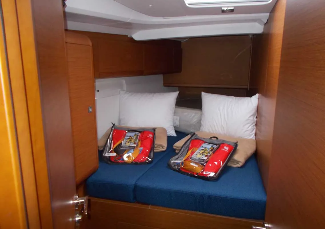 Cabin on Bianca Lady Gio, a Jeanneau Sun Odyssey 519 sailboat at Castellammare di Stabia, Italy