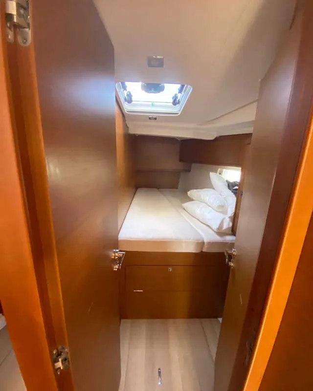 Cabin on Bianca Lady Gio, a Jeanneau Sun Odyssey 519 sailboat at Castellammare di Stabia, Italy